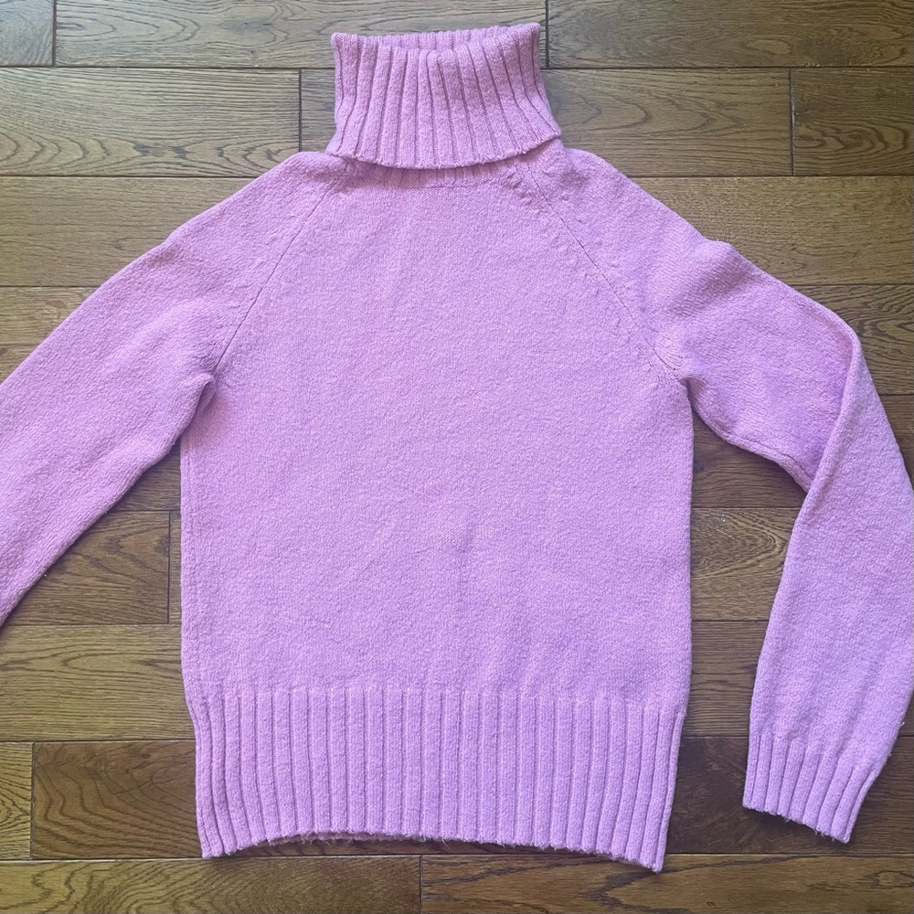 💥GAP pink turtleneck sweater - Picture 2 of 6